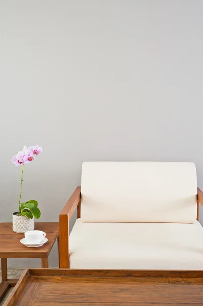 Asiento blanco brillante en la sala de estar —  Fotos de Stock