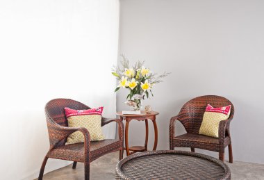 Tablo ile bahçe mobilyaları