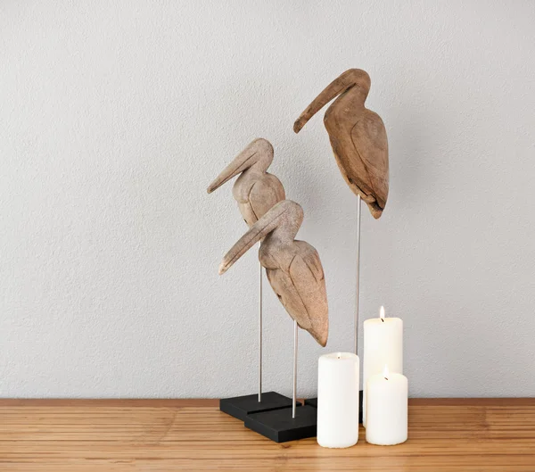 Vögel und Kerzen — Stockfoto
