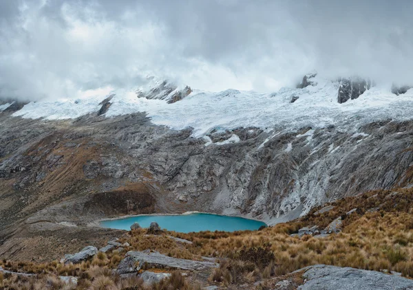 Вид с Paso Punta Union на 4750m — стоковое фото