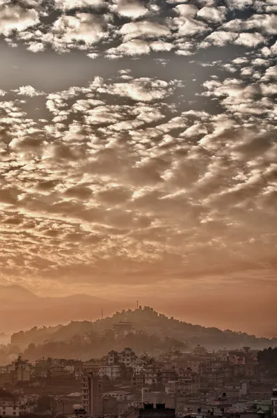 Moln över Katmandu — Stockfoto