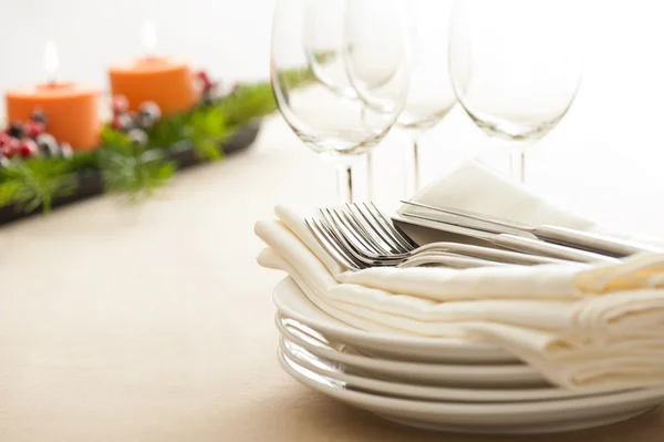 Kerst diner tafel dekken — Stockfoto