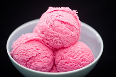 Çilekli dondurma Kupası 