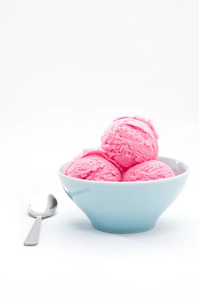 Copa de helado de fresa — Foto de Stock