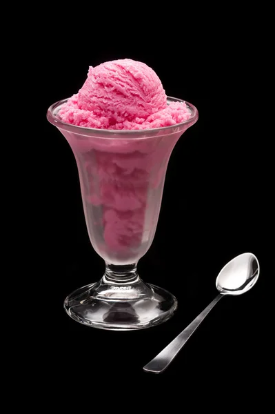 Dolce alla fragola e gelato — Foto Stock