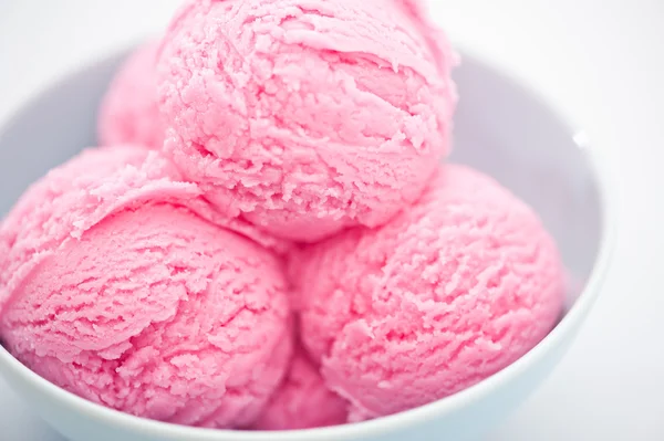 覆盆子冰淇淋甜点 — 图库照片