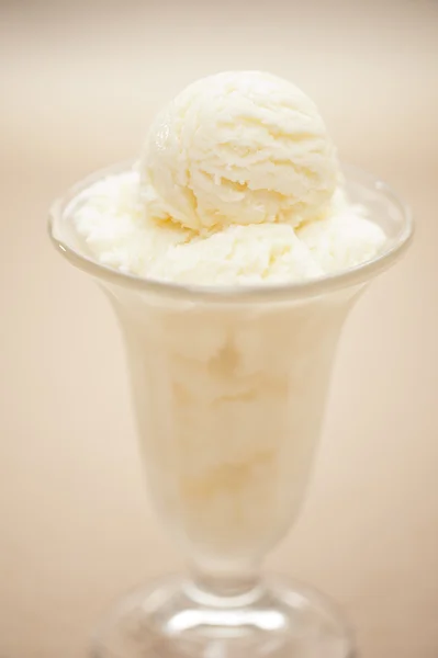 Vanilla ice cream in a glass — Stock Photo, Image