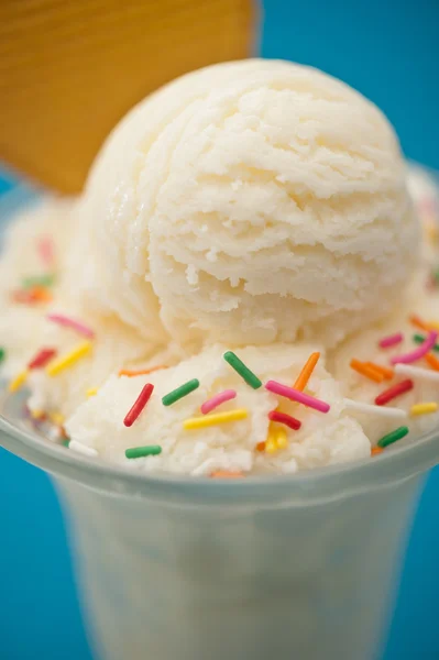 Ванильное мороженое — стоковое фото