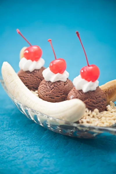 Helado de plátano partido — Foto de Stock