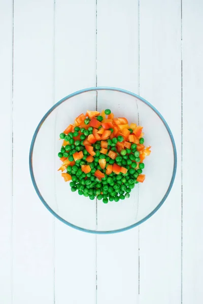 Green Peas Sweet Pepper Vegetarian White Kitchen Table — Stockfoto