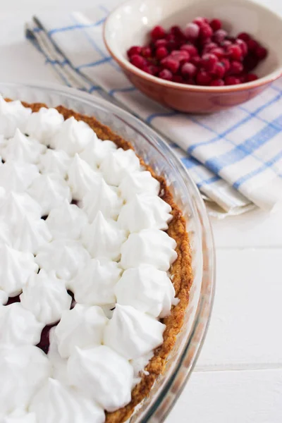 Merengue Merengue Mermelada Tarta Vidrio Pan Horno Fondo Madera — Foto de Stock