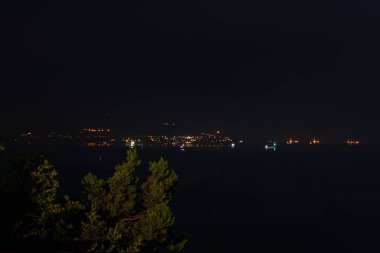 Gece Rusya 'nın romantik deniz manzarası gökyüzü ufku