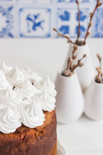 Fundo Azul Russo Páscoa Pão Cúpula Forma Merengue — Fotografia de Stock