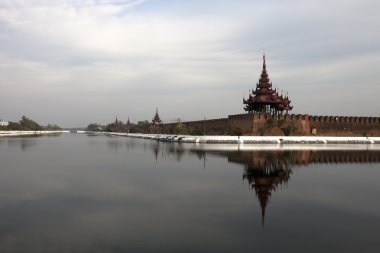 mandalay, myanmar Sarayı duvarına yansıması