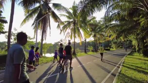 Nakhonsrithammarat Thailand April 2022 Avonds Lopen Joggen Mensen Het Park — Stockvideo