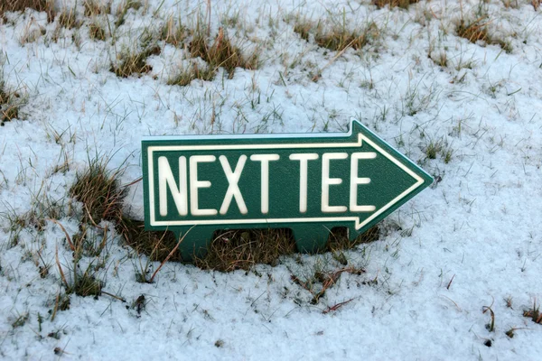 Nästa tee tecken i snö — Stockfoto