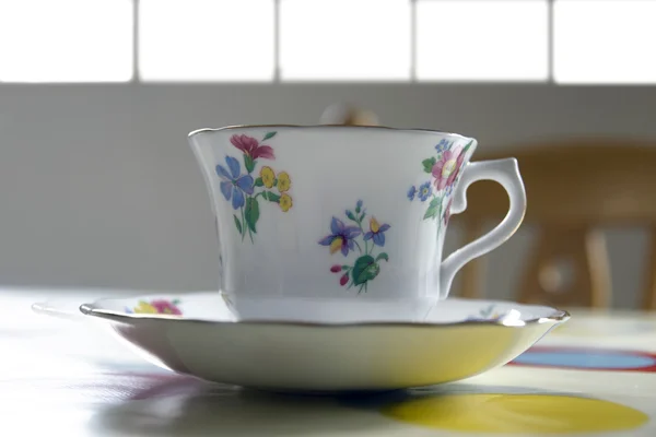 Taza de té en una mesa de restaurante —  Fotos de Stock