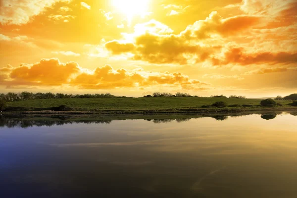 Weergave van het estuarium shannon en velden — Stockfoto