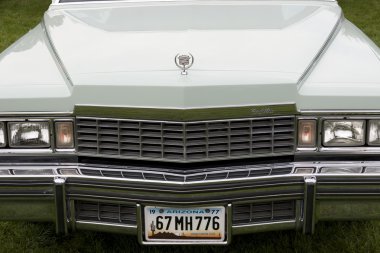 Klasik cadillac hood