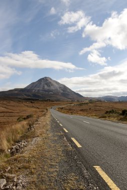 errigal dağlara giden yol