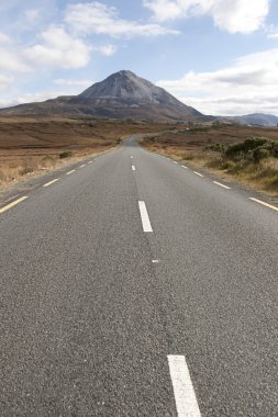 road to the Errigal mountains Ireland clipart