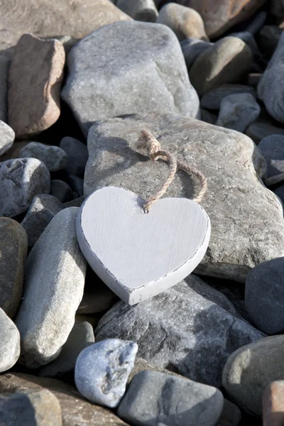 Coração de amor nas rochas — Fotografia de Stock