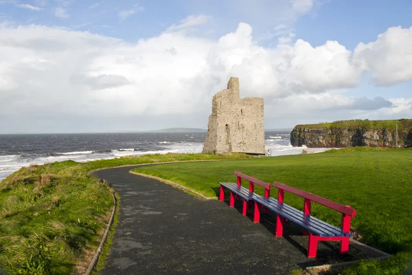 Ballybunion praia e castelo banco de visão — Fotografia de Stock