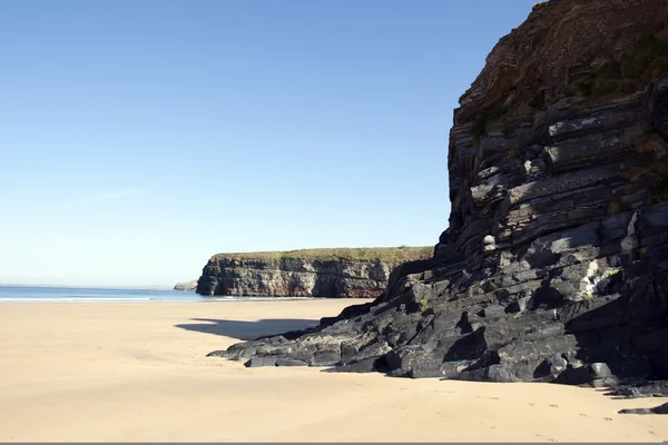 Falaises de plage sur la route atlantique sauvage — Photo