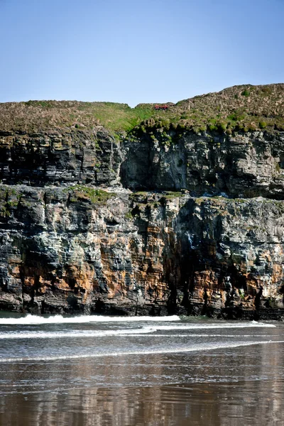 Bench at the top of the cliffs in Ballybunion — Stock Photo, Image