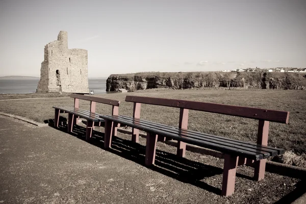 Benches and path to Ballybunion beach — Stock Photo, Image