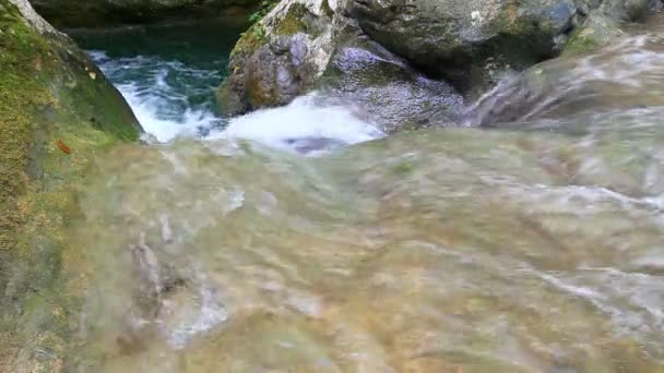 Schone waterval water — Stockvideo