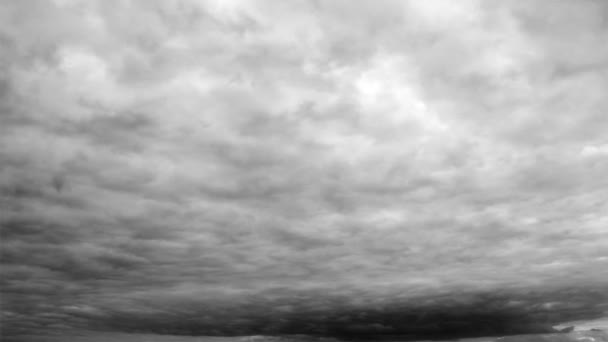 Céu cinzento tempestuoso — Vídeo de Stock