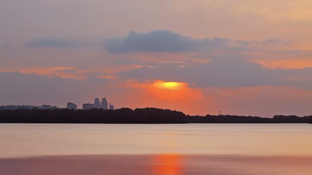 Ciudad atardecer — Vídeo de stock