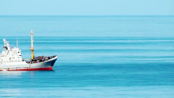 Barco en el mar — Vídeos de Stock