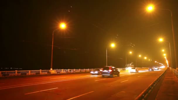 Verkehr auf Brücke — Stockvideo