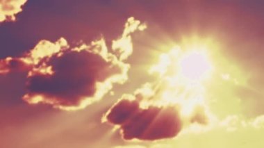 Gün batımında gökyüzü ve bulutlar