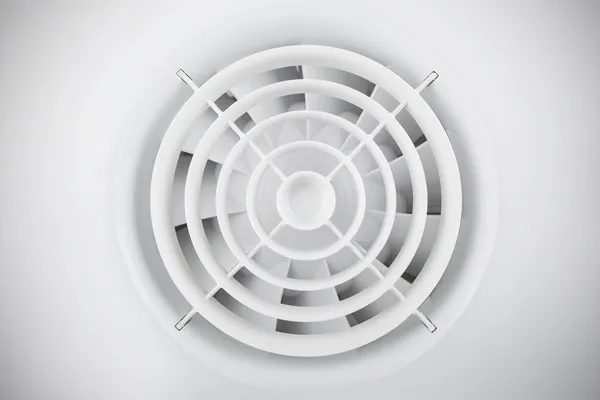 Ronde witte kunststof ventilator — Stockfoto