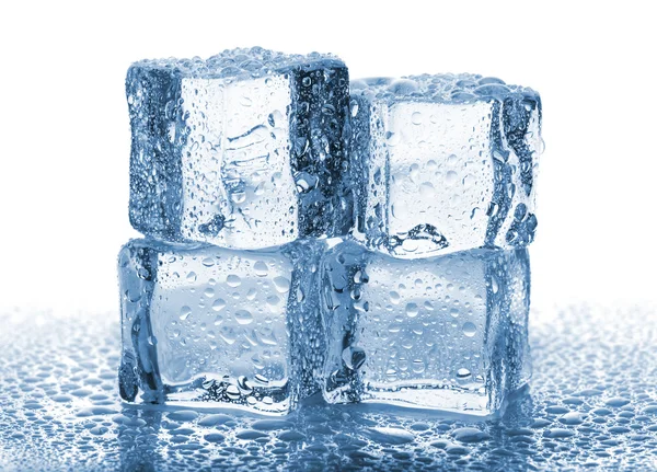 Quatro cubos de gelo derretidos — Fotografia de Stock