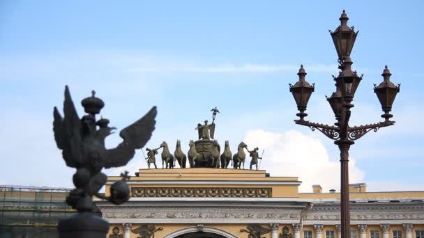 A praça do palácio — Vídeo de Stock