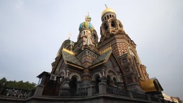 Walking on a boat in St. Petersburg — Stock Video