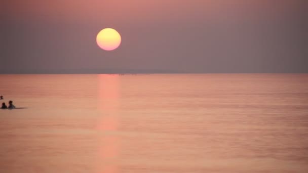 Sonnenaufgang über dem Meer — Stockvideo