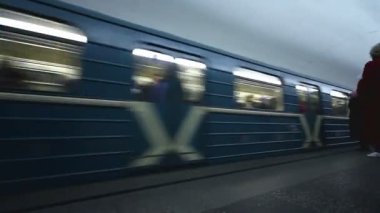 moscowskaya metro istasyonu, Moskova Tren geldiğinde
