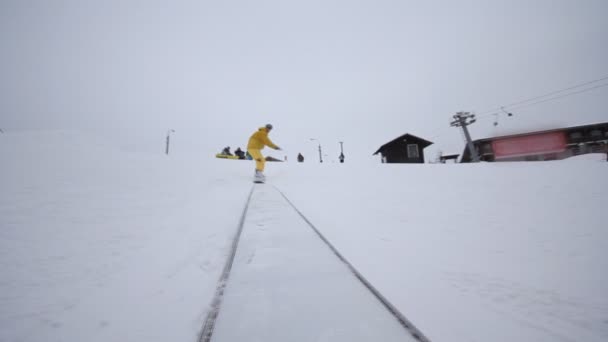 单板滑雪者 — 图库视频影像