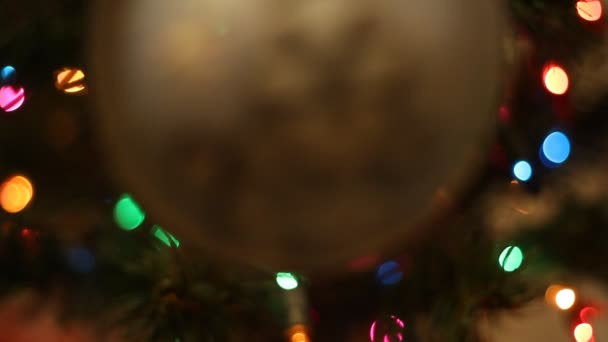 Addobbi natalizi sull'albero di Natale — Video Stock