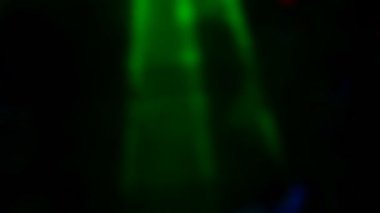 genç, gece kulübünde iyi vakit vardır