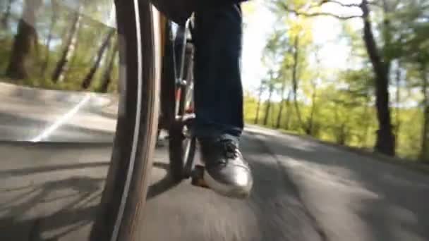 Caminar en bicicleta — Vídeo de stock