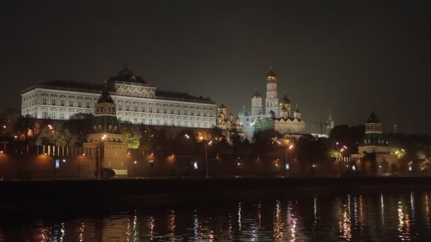 Nacht kremlin embankment — Stockvideo