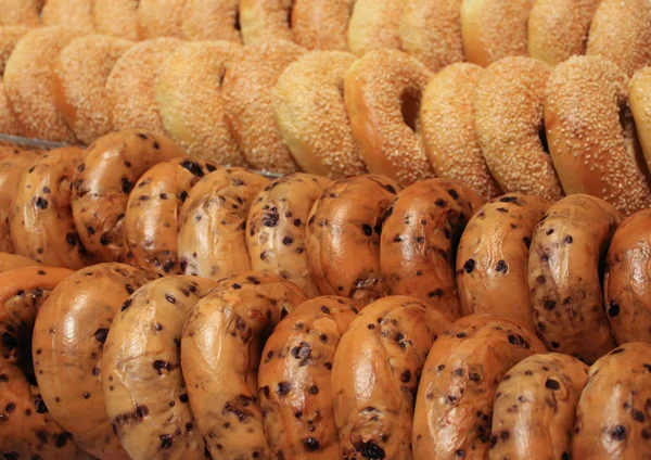 Donuts. köstliche und süße Donuts im Hintergrund — Stockfoto