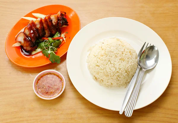 Porc BBQ et porc croustillant au riz . — Photo