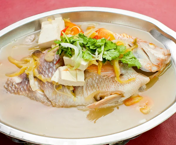 물고기입니다. 찐된 생선 중국 아시아 스타일 — 스톡 사진